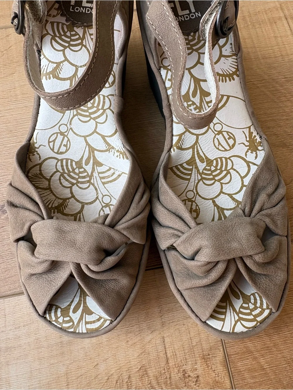 Fly London Yoel Knotted Bow Suede Wedge Maryjane Peeptoe Sandals. Size 37